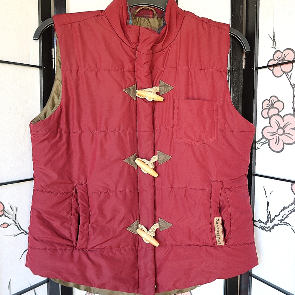 Legendary Whitetails Quilted Toggle Red Puffer Vest Size Large